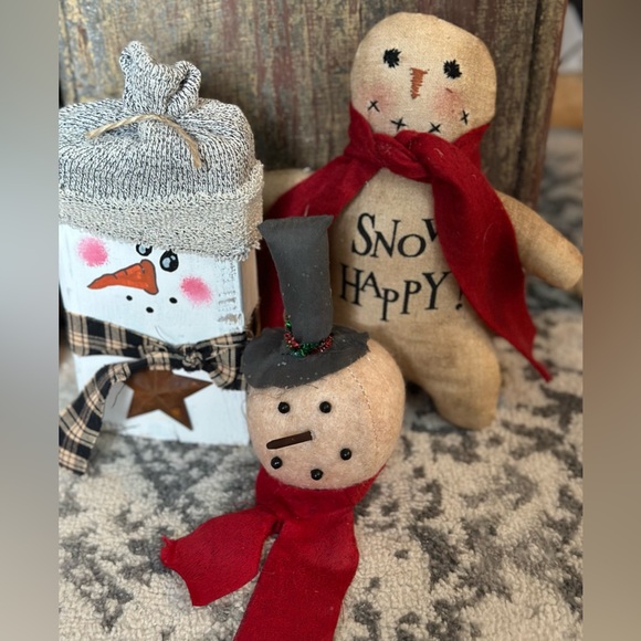 Primitive Christmas Decor - Total of 24 Pieces - Picture 9 of 10